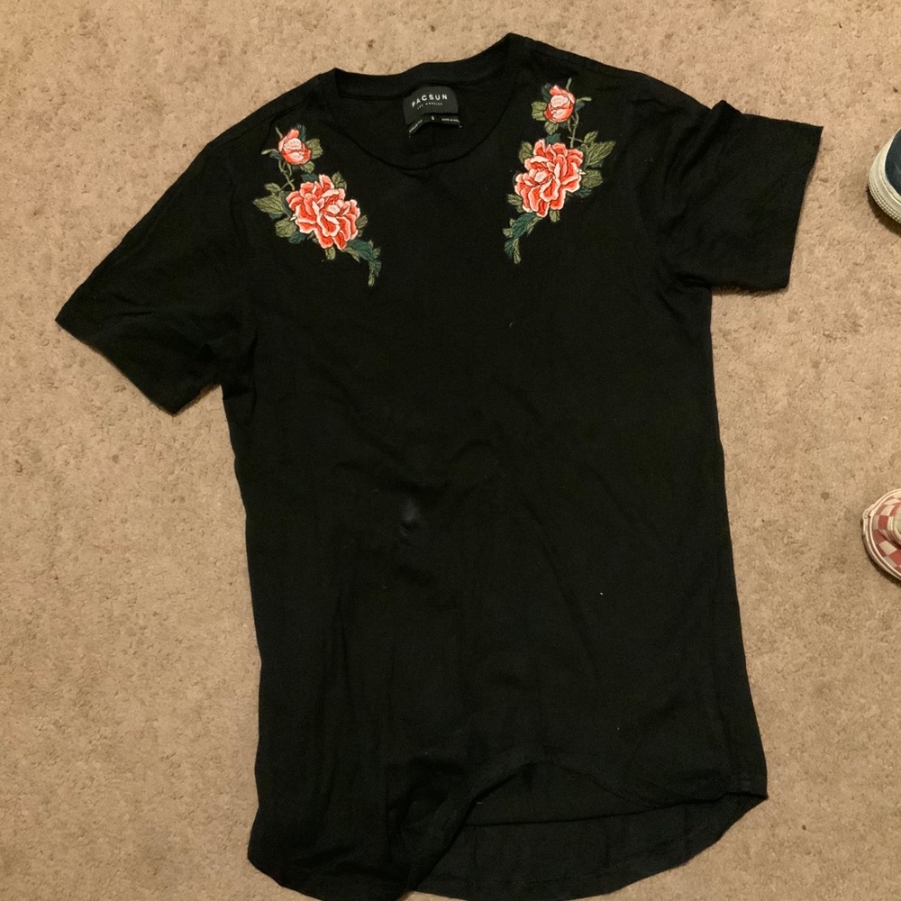 Passing flower shirt